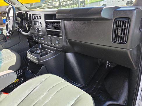 Used 2023 GMC Savana 2500 Extended w/ Driver Convenience Package image 19