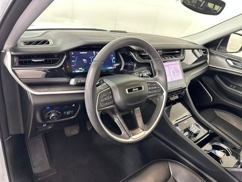 Used 2023 Jeep Grand Cherokee 4WD 4xe image 13