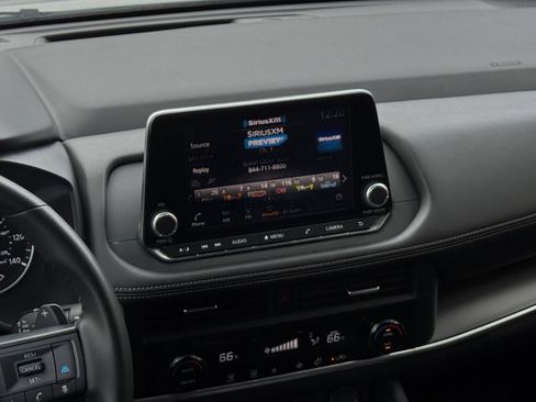 Used 2025 Nissan Rogue SV FWD image 14