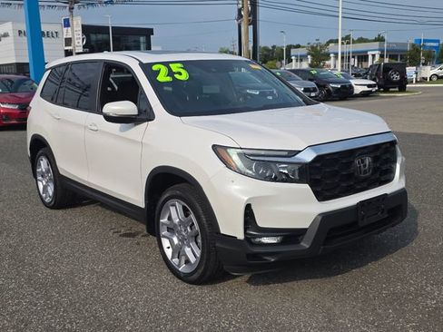 Used 2025 Honda Passport EX-L image 2