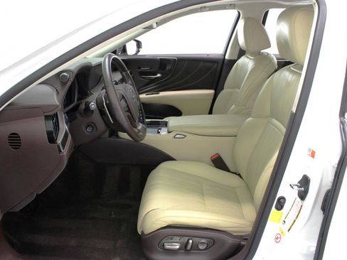 Used 2018 Lexus LS 500 w/ Luxury Package RWD image 33