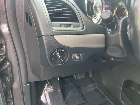 Used 2019 Dodge Grand Caravan GT FWD image 19