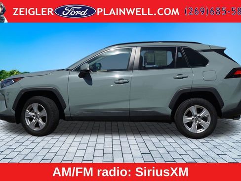 Used 2021 Toyota RAV4 XLE AWD/4WD image 2
