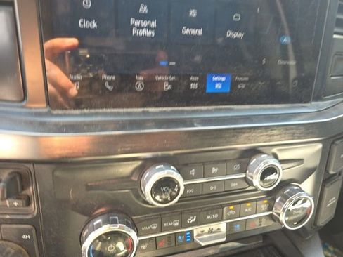 Used 2024 Ford F250 Lariat w/ FX4 Off-Road Package image 12