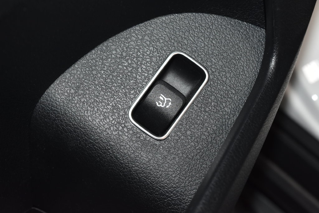 Certified 2025 Mercedes-Benz GLE 450 4MATIC image 7