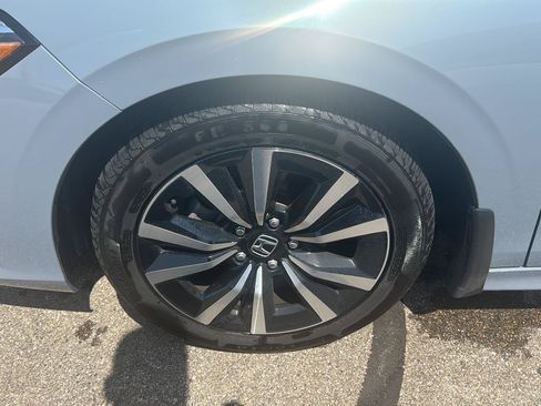 Used 2024 Honda Civic EX image 9