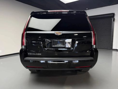 Used 2019 Cadillac Escalade Premium Luxury AWD/4WD image 5