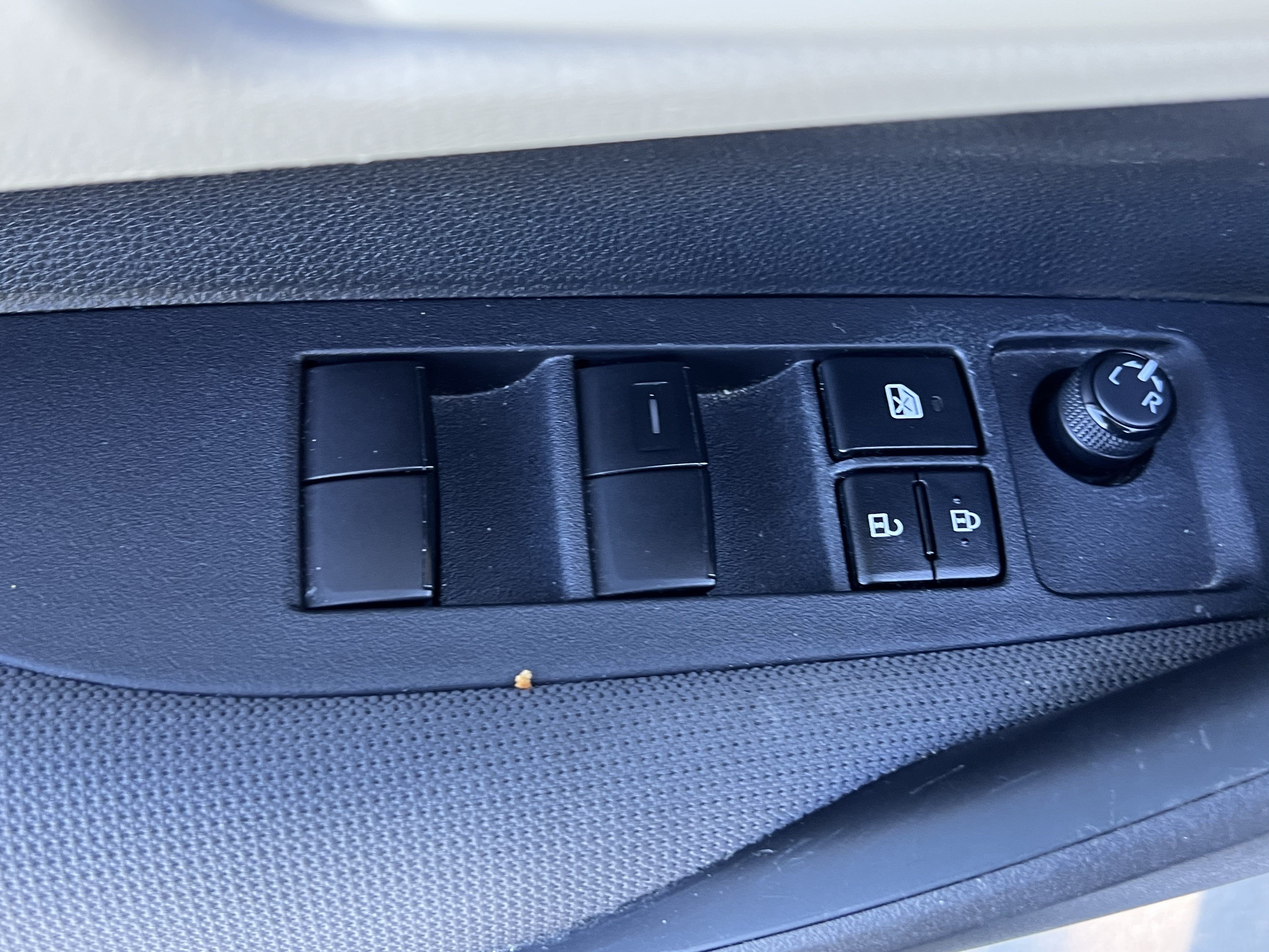Used 2023 Toyota Corolla LE w/ LE Convenience Package FWD image 15
