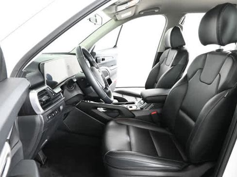 Used 2024 Kia Telluride S image 20