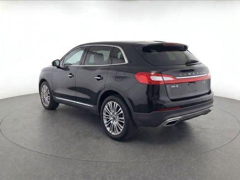 Used 2017 Lincoln MKX Reserve FWD image 3