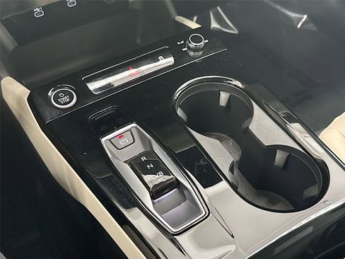 Certified 2025 Audi Q6 e-tron Premium w/ Convenience Package image 17