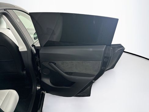 Used 2024 Tesla Model Y Long Range RWD image 29
