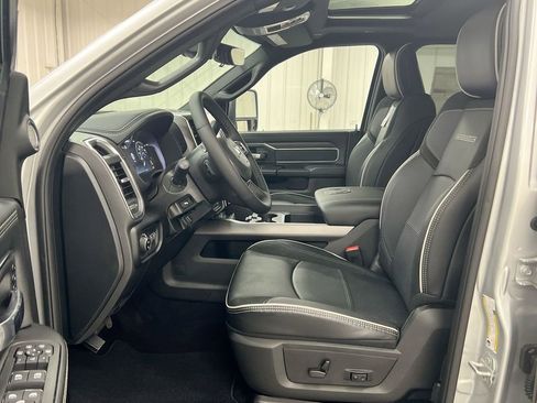 New 2026 RAM 2500 Laramie AWD/4WD image 19