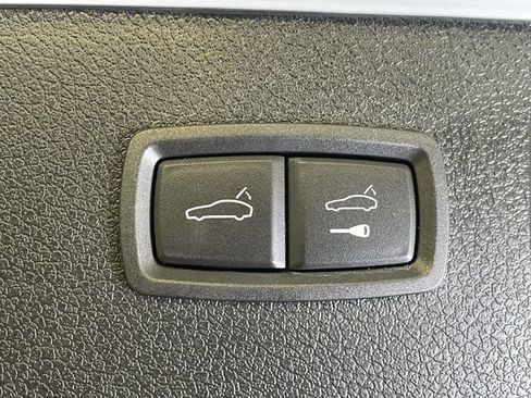 Certified 2026 Porsche Macan AWD/4WD image 21