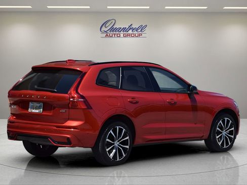 Certified 2023 Volvo XC60 B5 Plus w/ Climate Package AWD/4WD image 4