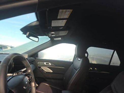 Used 2025 Ford Explorer Platinum image 11