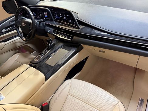 Used 2023 Cadillac Escalade Premium Luxury AWD/4WD image 57