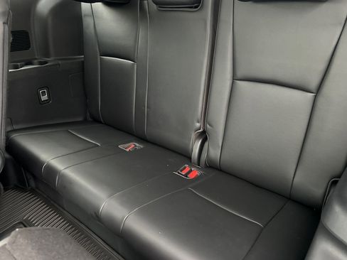 Certified 2023 Toyota Highlander XLE image 14