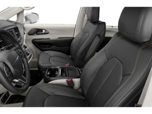 Certified 2020 Chrysler Pacifica Touring-L w/ Advanced Safetytec Group FWD image 12