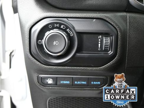 Used 2023 Jeep Wrangler Unlimited Sahara w/ Cold Weather Group image 39