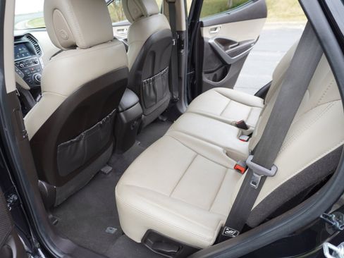 Used 2017 Hyundai Santa Fe Sport image 22