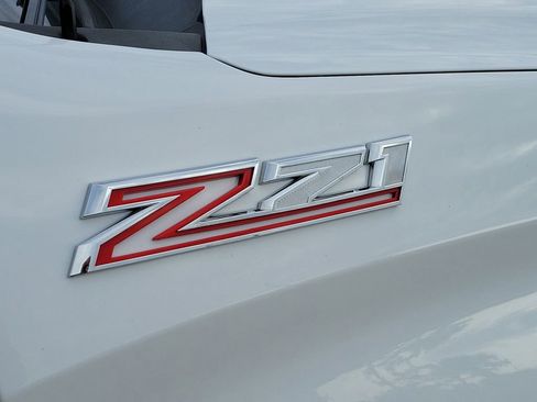 Used 2024 Chevrolet Silverado 1500 LT Trail Boss w/ Convenience Package II image 9