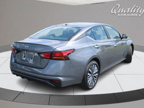 Used 2025 Nissan Altima 2.5 SV FWD image 4