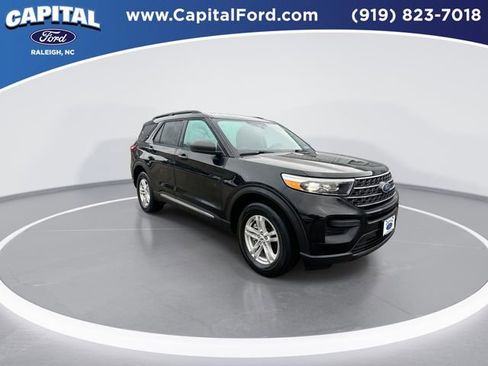 Certified 2022 Ford Explorer XLT image 2