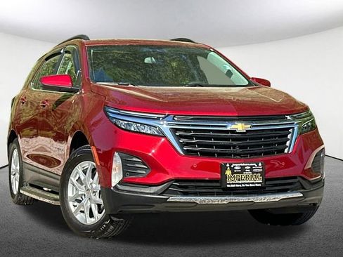 Used 2023 Chevrolet Equinox LT AWD/4WD image 2