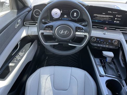 New 2026 Hyundai Elantra Limited FWD image 16