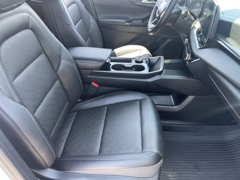 Used 2026 Chevrolet Equinox LT w/ Convenience Package II FWD image 10