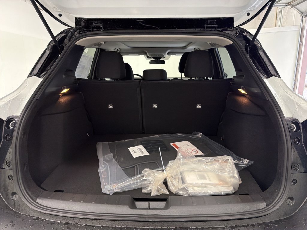 Certified 2026 Nissan Kicks SV w/ SV Premium Package AWD/4WD image 17