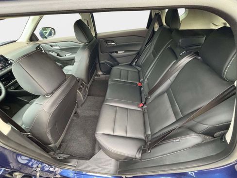 Used 2023 Nissan Rogue SL image 12