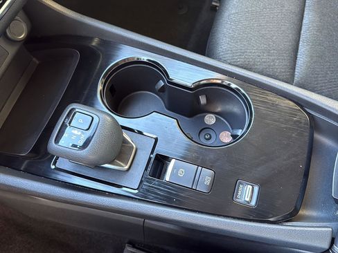 Used 2024 Nissan Rogue SV FWD image 24