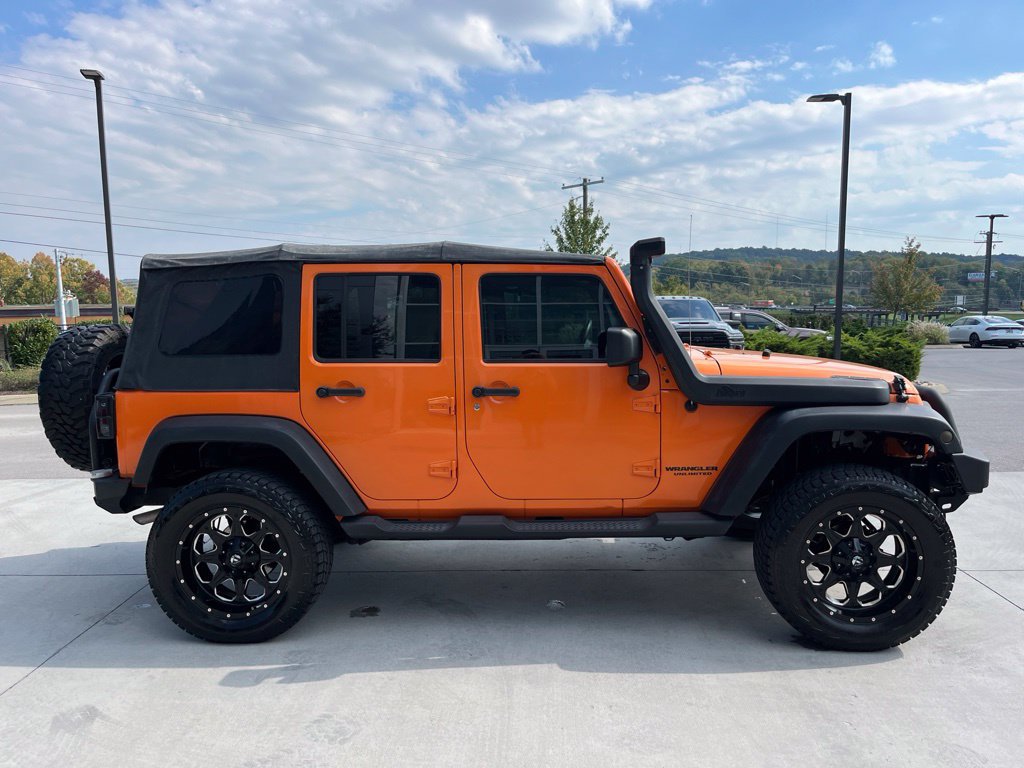 Used 2013 Jeep Wrangler Unlimited Rubicon w/ Connectivity Group AWD/4WD image 20