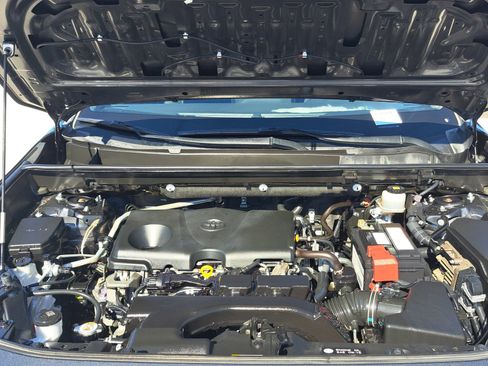 Used 2019 Toyota RAV4 LE image 33