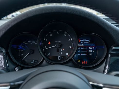 New 2026 Porsche Macan image 25