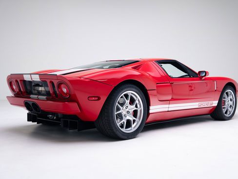 Used 2005 Ford GT image 25