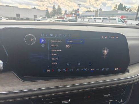 Used 2025 Chevrolet Tahoe Premier image 16