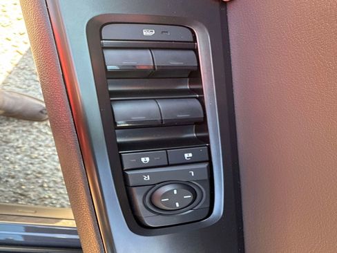 New 2026 Lexus UX 300h FWD image 19