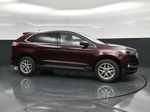 Used 2024 Ford Edge SEL w/ Convenience Package AWD/4WD image 3
