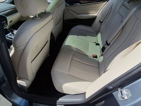 Used 2019 BMW 530i RWD image 14