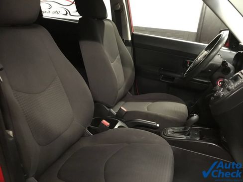 Used 2013 Kia Soul FWD image 31
