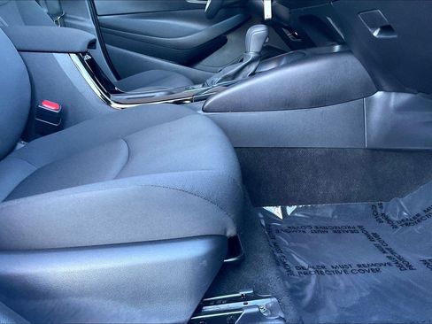 Used 2022 Toyota Corolla LE image 21