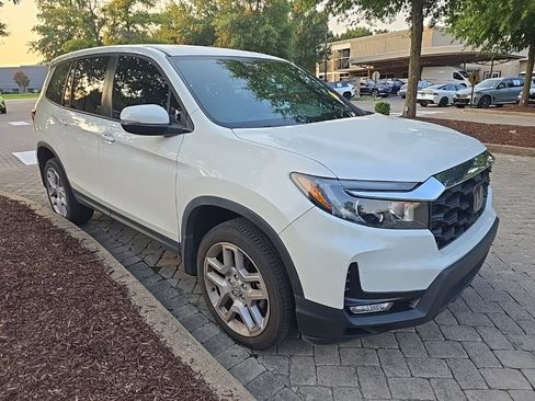 Used 2024 Honda Passport EX-L image 2