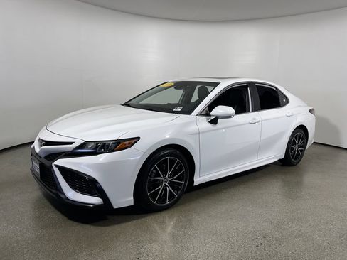 Certified 2021 Toyota Camry SE w/ Convenience Package FWD image 7