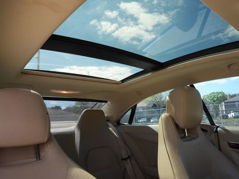 Used 2010 Mercedes-Benz E 350 Coupe image 23