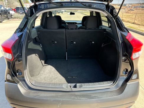 Used 2019 Nissan Kicks SV image 22