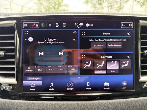 Used 2023 Chrysler Pacifica Touring-L FWD image 21