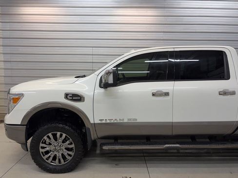 Used 2017 Nissan Titan Platinum Reserve AWD/4WD image 3